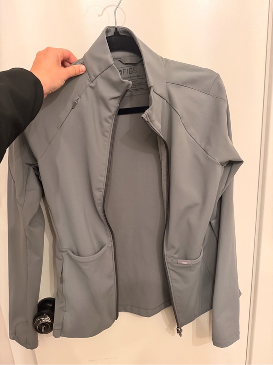 Figs Jackets & Blazers - FIGS Women's Gray Zip-Front Contour Jacket